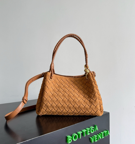 【高仿女包推薦】BOTTEGA VENETA— 中号 Parachuta