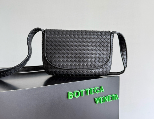 【高仿男包推薦】BV 2025 新品｜Veneto 翻蓋背提包