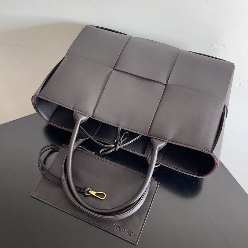 bottega veneta 高仿 超大矩形托特包 (4)