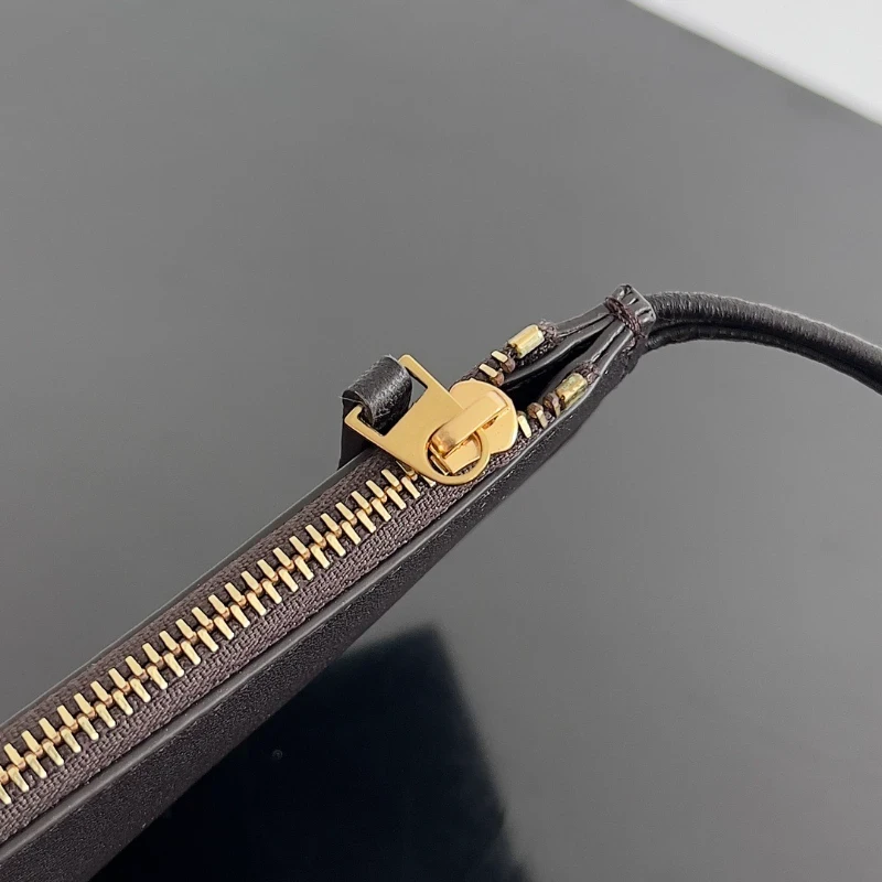 bottega veneta 高仿 超大矩形托特包 (6)