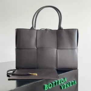 bottega veneta 高仿 超大矩形托特包 (1)