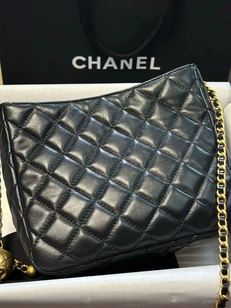 chanel 金球水桶包 (2)