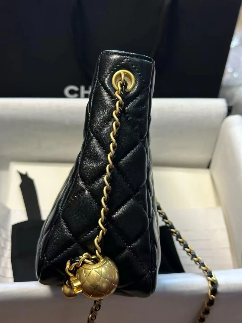 chanel 金球水桶包 (4)