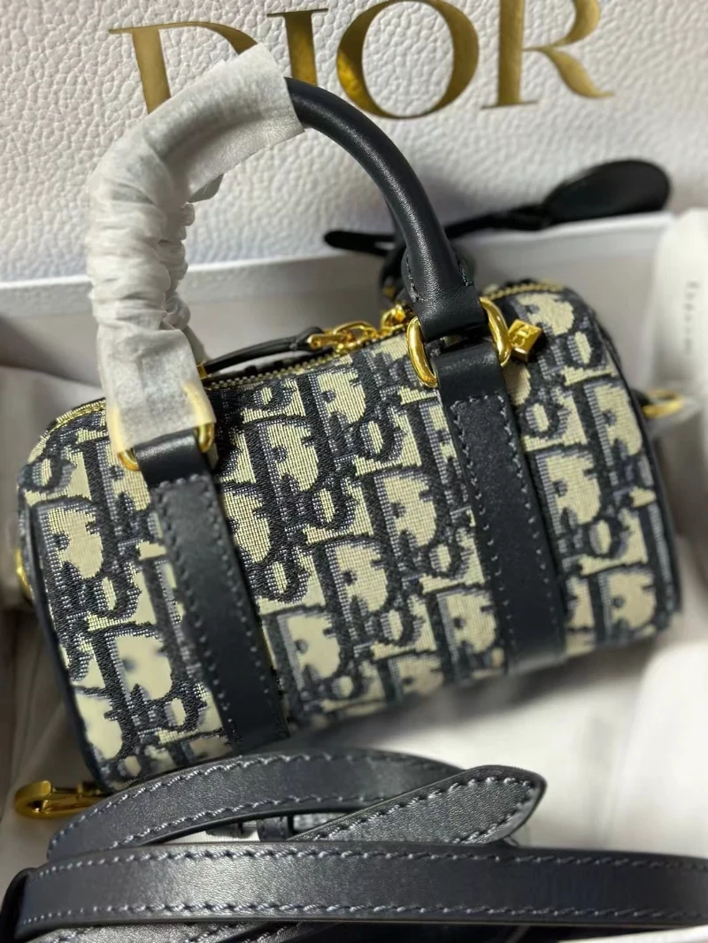 dior高仿 枕頭包 (1)