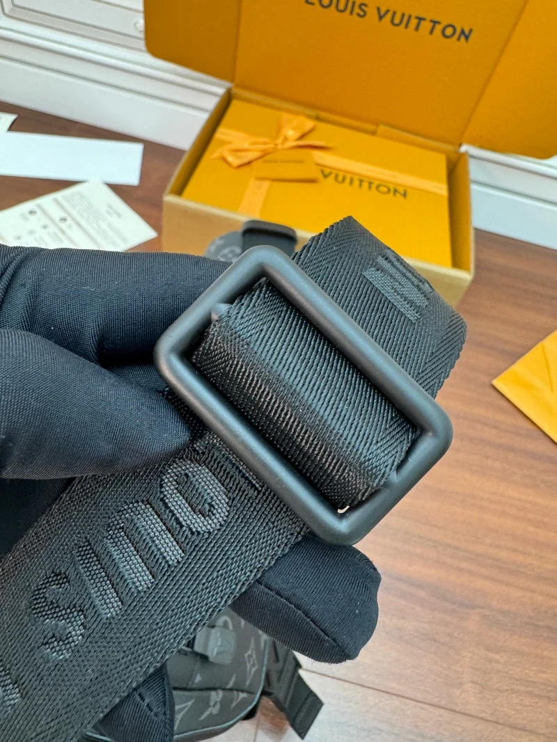 lv高仿男包 型號：m12517 (8)