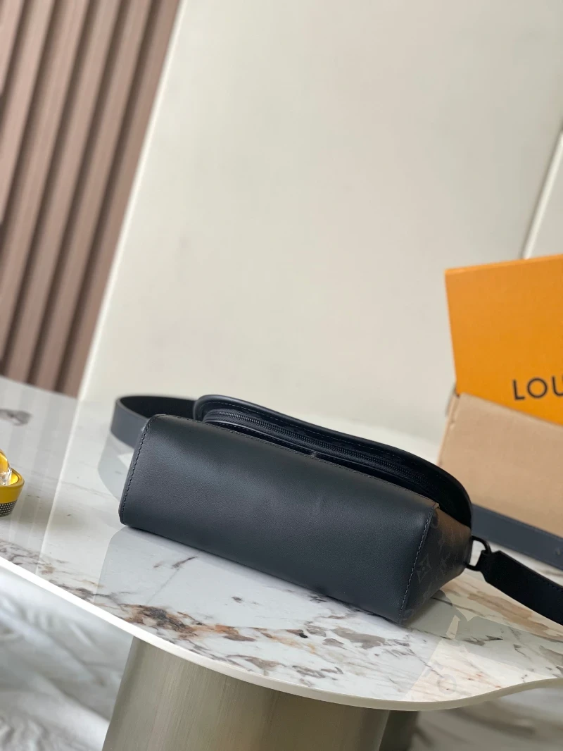 lv高仿男包 型號：m12681 (4)