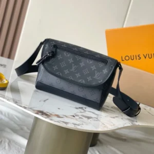 lv高仿男包 型號：m12681 (1)