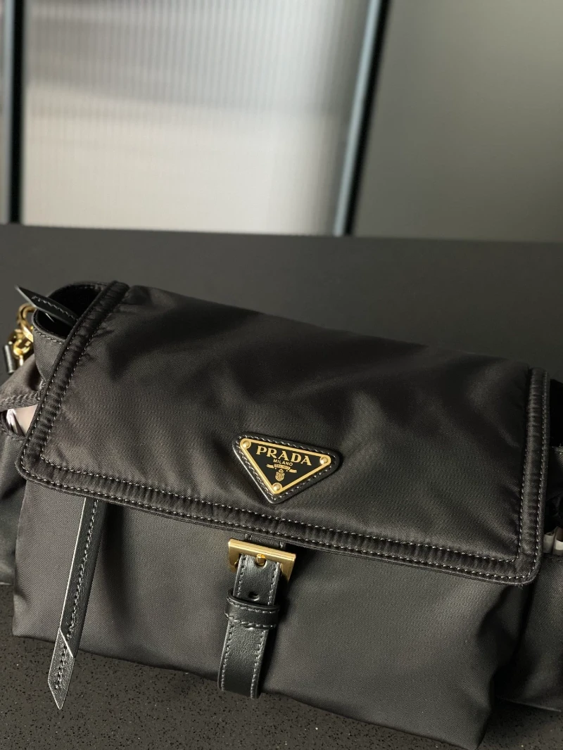 prada高仿細節 (4)