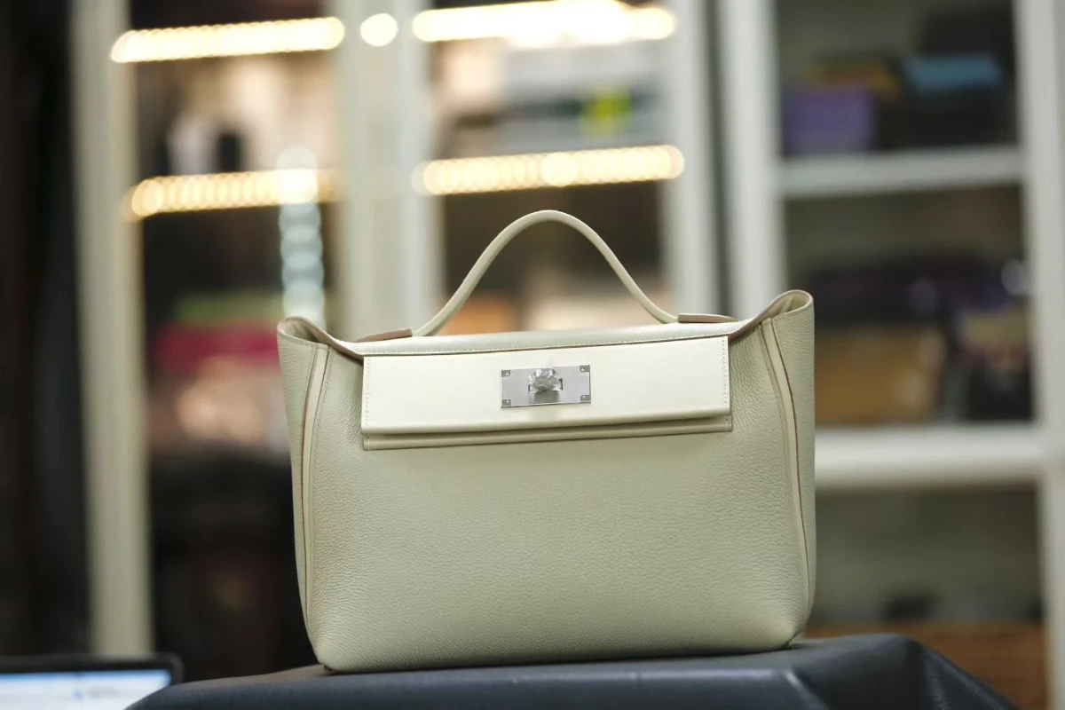 hermes高仿 kelly24 銀扣 奶昔白 (1)