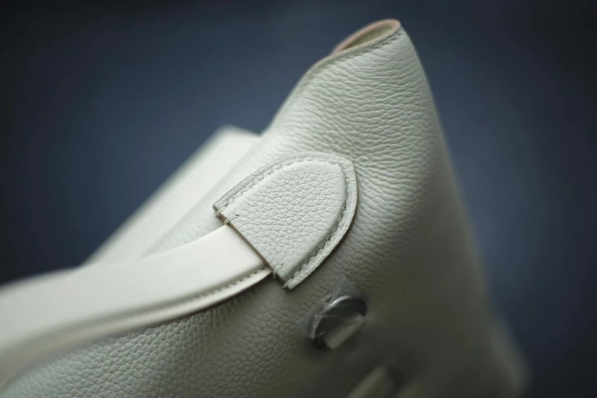 hermes高仿 kelly24 銀扣 奶昔白 (5)