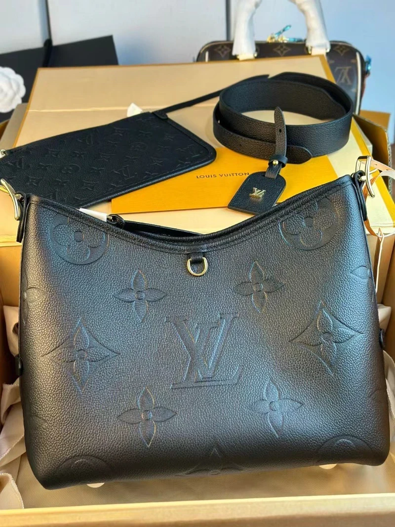 lv高仿 全皮款牛角包 黑色 (1)