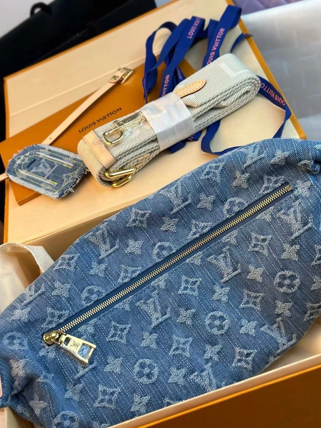 lv高仿 牛仔包 (1)