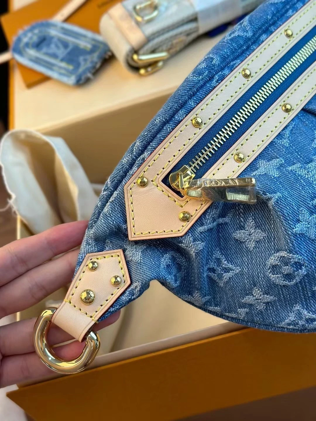 lv高仿 牛仔包 (4)