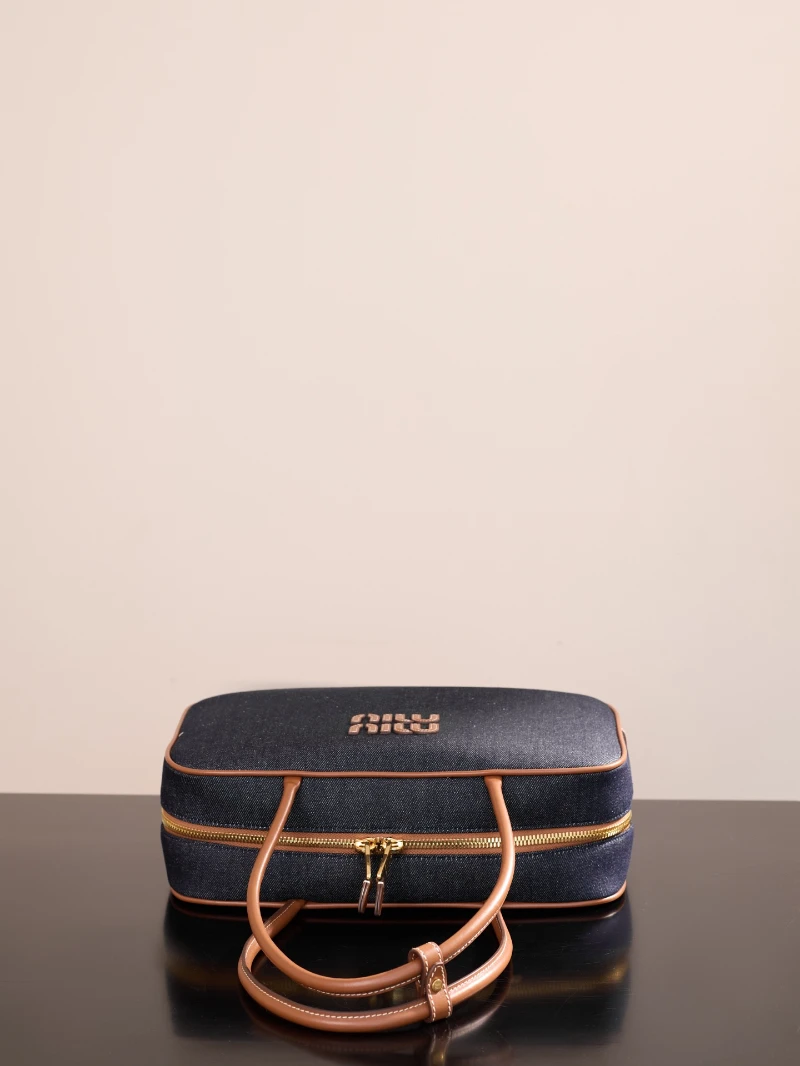 高仿miumiu單寧款大號 (4)