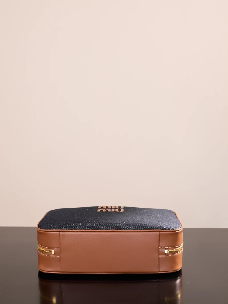 高仿miumiu單寧款大號 (5)