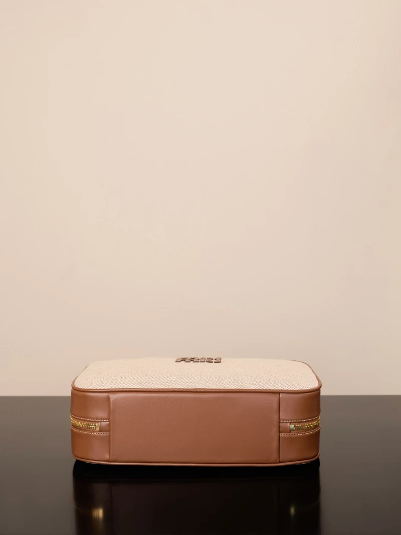 高仿miumiu白蘭地色 大號 (4)