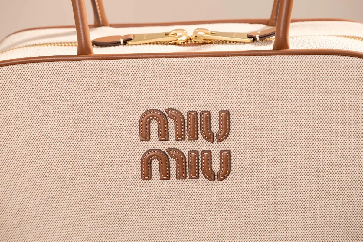 高仿miumiu白蘭地色 大號 (5)