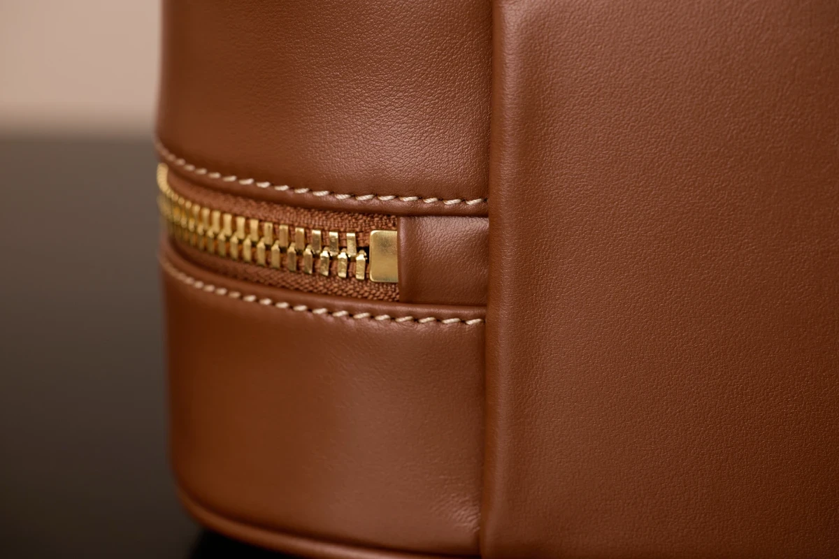 高仿miumiu白蘭地色 大號 (6)