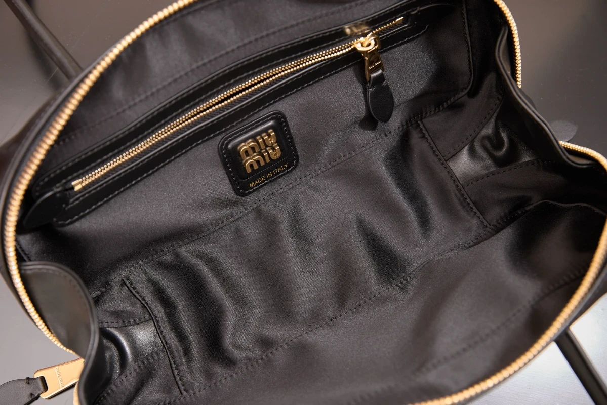 高仿miumiu黑色 小號 (7)