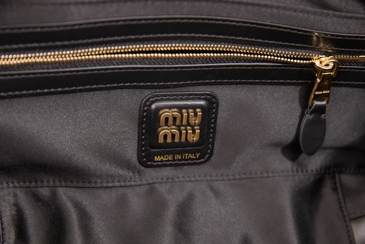 高仿miumiu黑色 小號 (8)