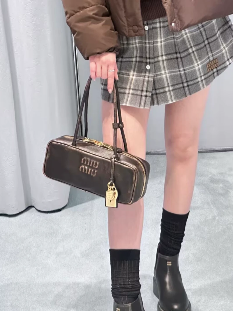 高仿miumiu 做舊擦色小號 (1)