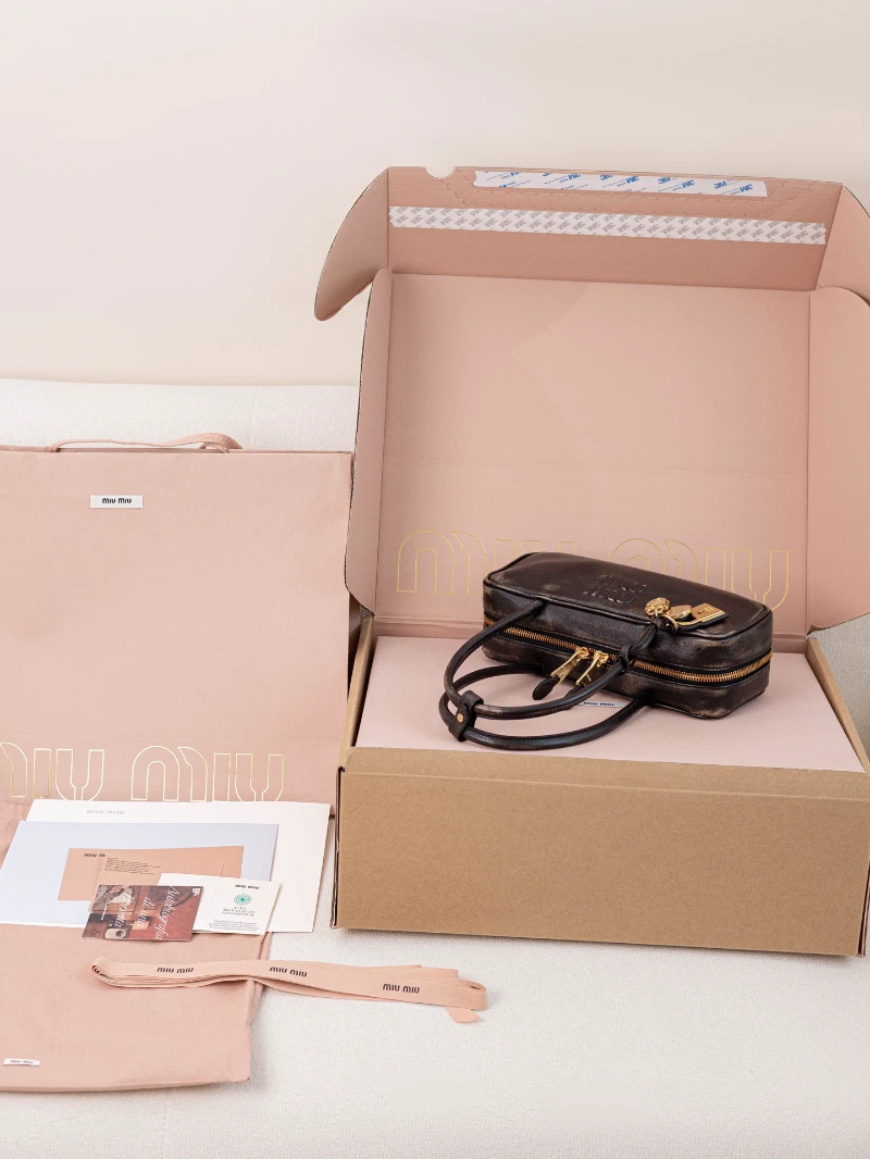 高仿miumiu 做舊擦色小號 (3)