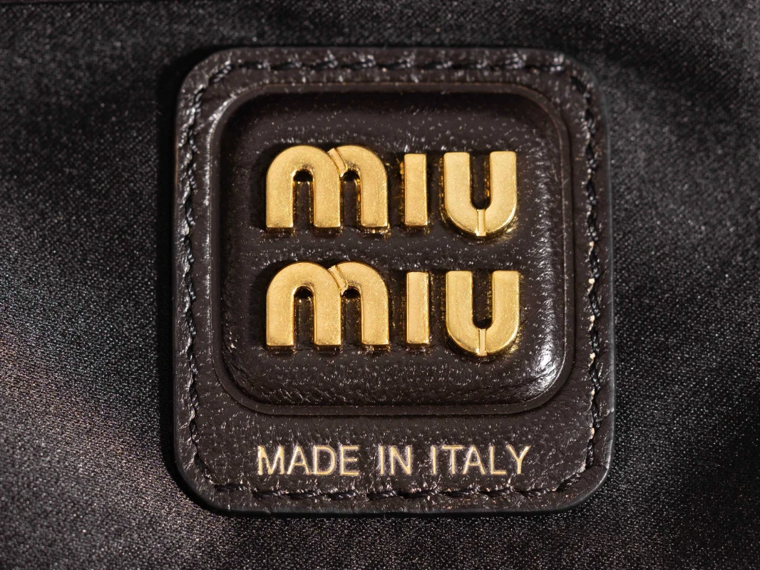 高仿miumiu 做舊擦色小號 (6)