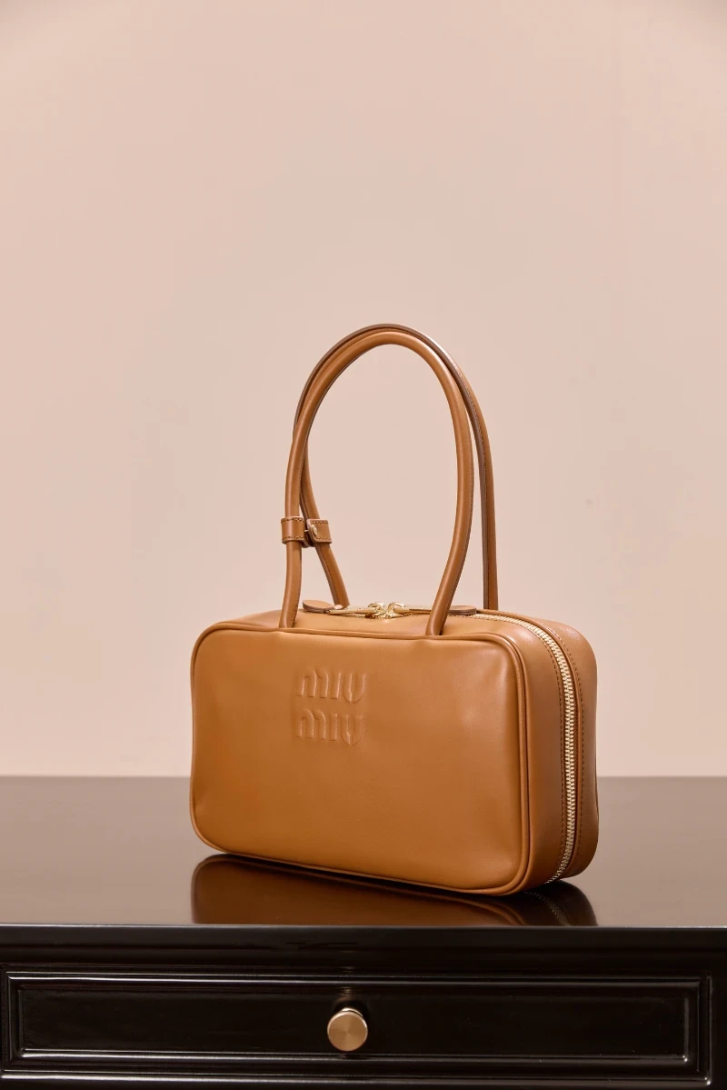 高仿miumiu 干邑色 中號 (6)