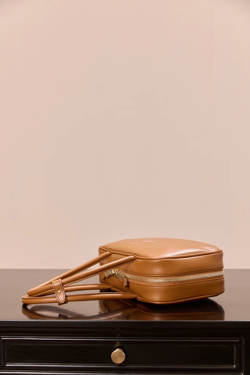 高仿miumiu 干邑色 中號 (8)