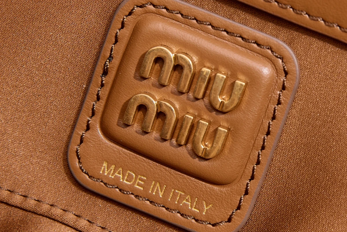 高仿miumiu 干邑色 小號 (5)