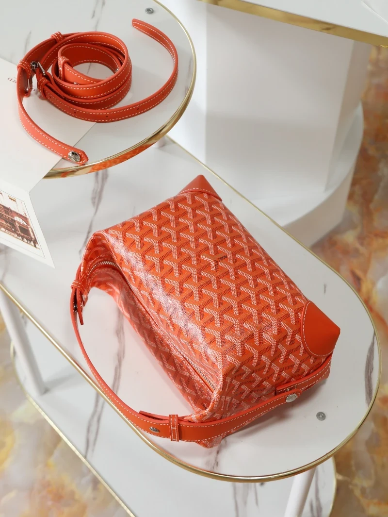 高仿oiletry pouch 紅色 (1)