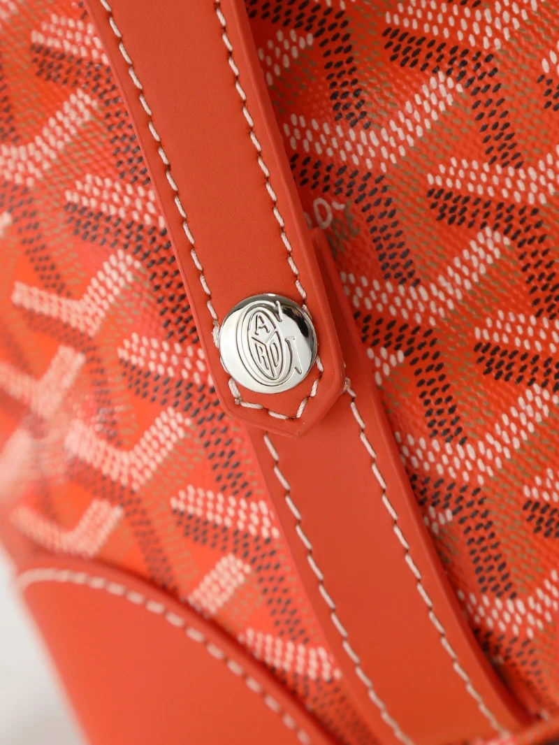 高仿oiletry pouch 紅色 (5)